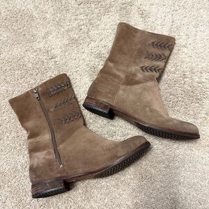 UGG Boots Mid Calf Cailyn 3182 Brown Suede Sz 8 EU 39